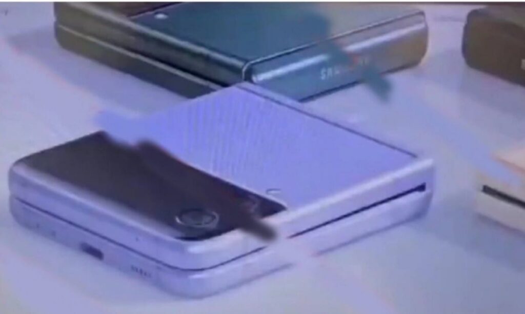 Samsung Galaxy Z Flip3