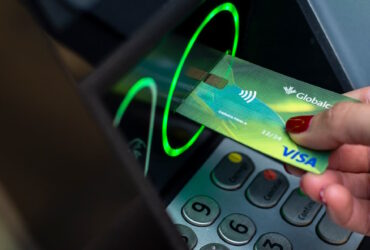 ¿Qué es el data skimming y Cómo protegerte?
